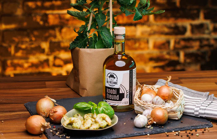 Ölfreunde 2er Vorteilspaket: Knobi- und Kräuterfreund - 2 x 500 ml Würzöl image 1